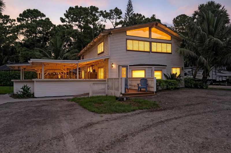 2915 Doe Trail, FL 33470