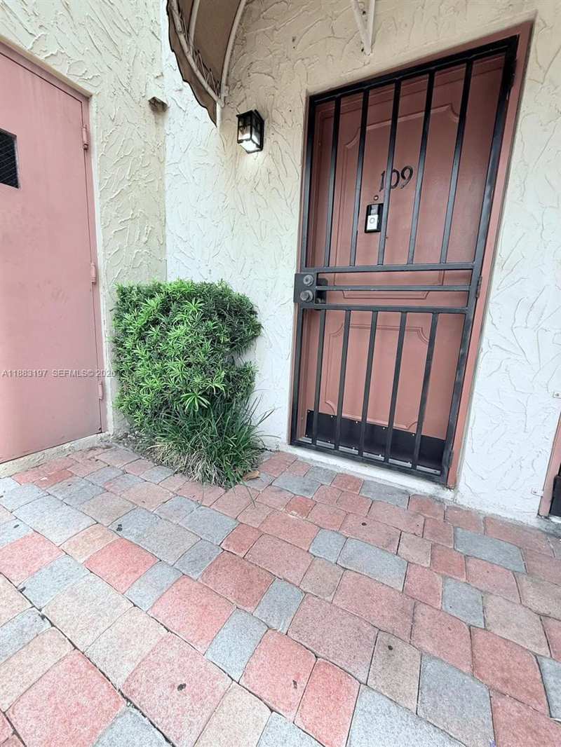 300 NW 42nd Ave # 109, Miami FL 33126