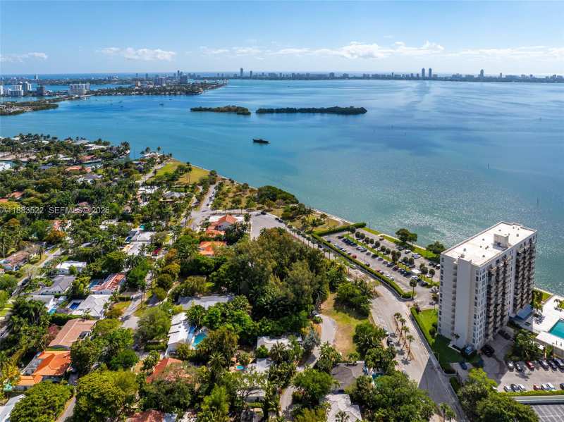895 NE 70th St, Miami FL 33138