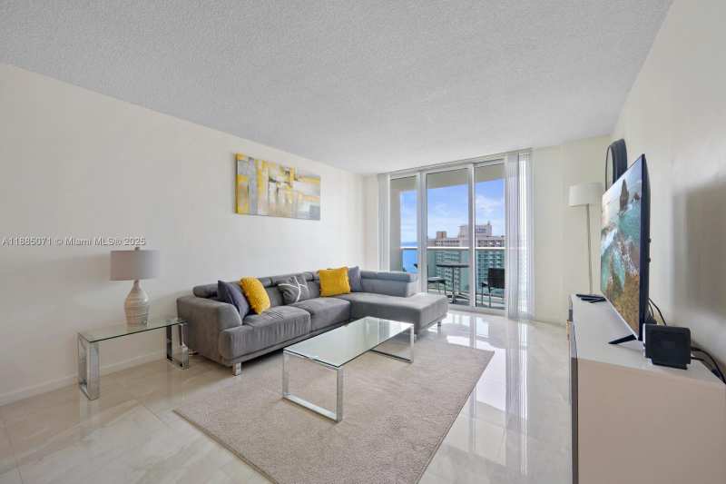 19370 Collins Ave # 1425, Sunny Isles Beach FL 33160