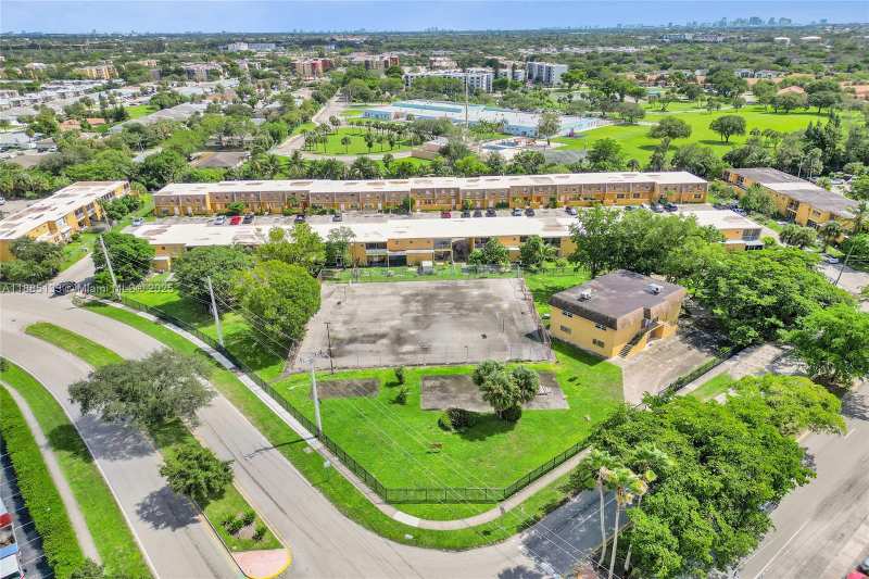 2600 NW 60th Ter, Sunrise FL 33313