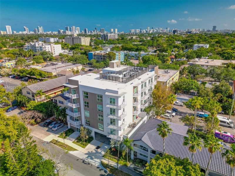1938 Jackson St # 306, Hollywood FL 33020