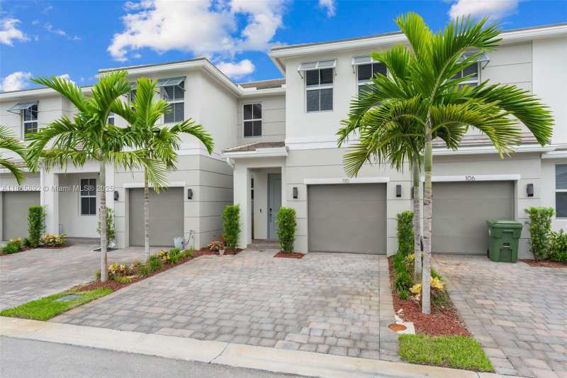 110 SW 171st Way, Pembroke Pines FL 33027
