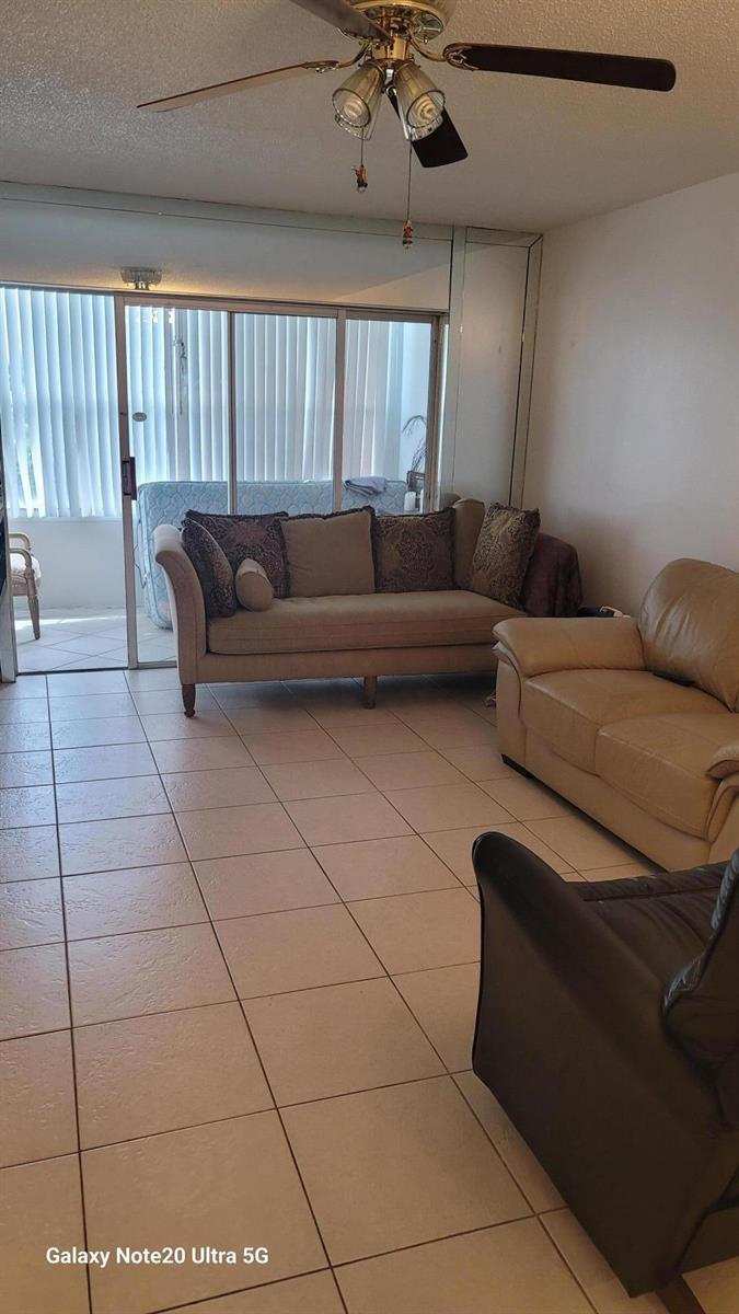 8060 N Sunrise Lakes Drive # 305, Sunrise FL 33322