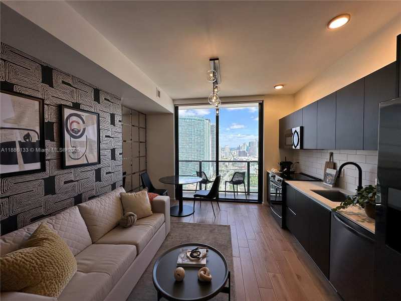 398 NE 5th St # 3008, Miami FL 33132