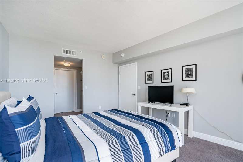 1750 N Bayshore Dr # 3410, Miami FL 33132