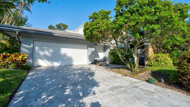 634 W Lakewoode Circle, Delray Beach FL 33445
