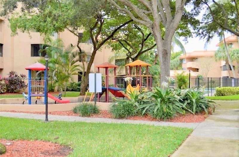 7451 NW 16th St # 207, Plantation FL 33313