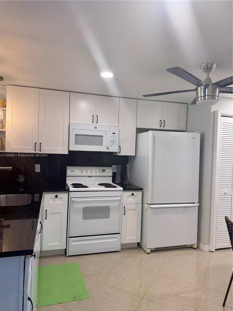 1627 Riverview Rd # 212, Deerfield Beach FL 33441