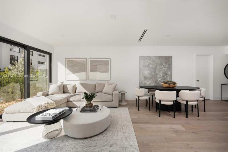 200 Sunrise Dr # 200D, Key Biscayne FL 33149