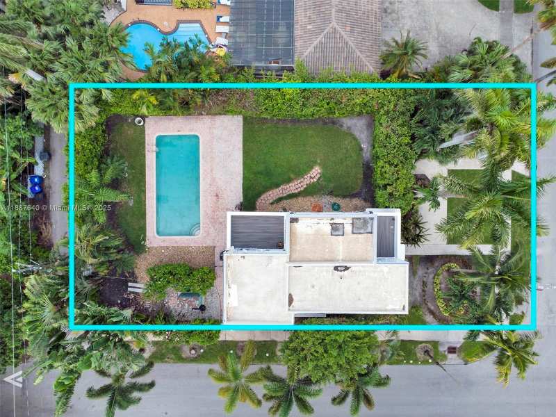 1255 Jackson St, Hollywood FL 33019