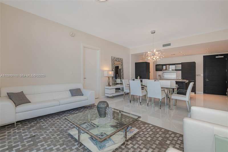 200 Biscayne Boulevard Way # 5109, Miami FL 33131