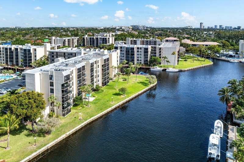 13 Royal Palm Way # 602, Boca Raton FL 33432