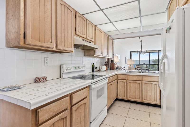 13 Royal Palm Way # 602, Boca Raton FL 33432