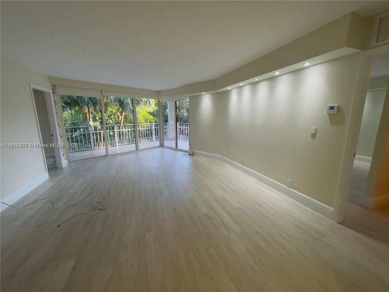 2000 Towerside # 309, Miami FL 33138