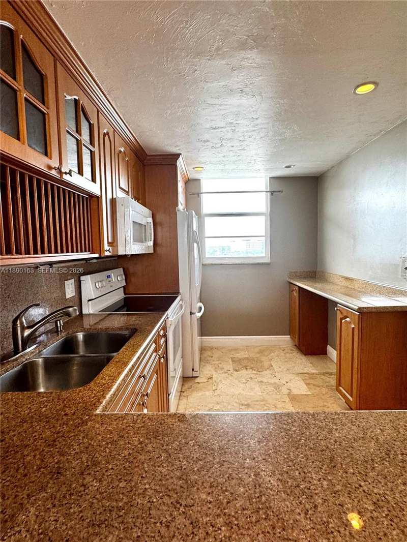 3545 NE 166th St # 805, North Miami Beach FL 33160