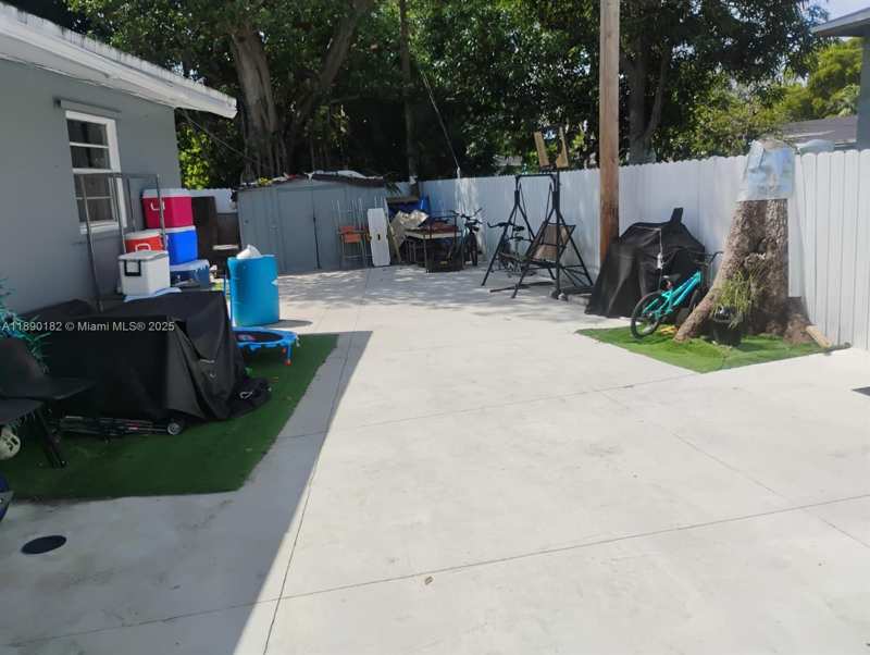 1712 NW 15th Ter, Fort Lauderdale FL 33311