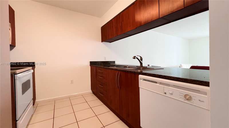1200 Brickell Bay Dr # 2814, Miami FL 33131