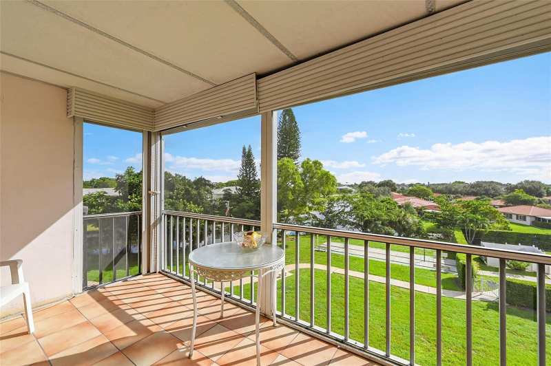 3475 Broken Woods Drive # 401, Coral Springs FL 33065