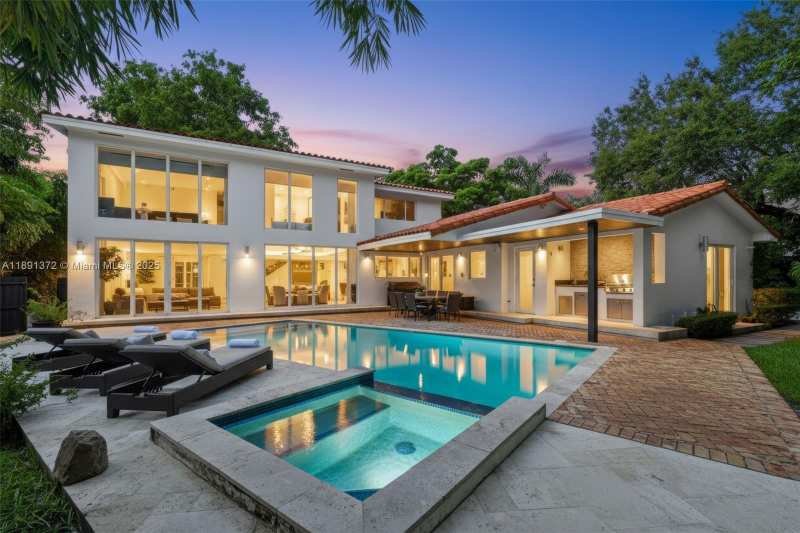 575 Bay Point Rd, Miami FL 33137