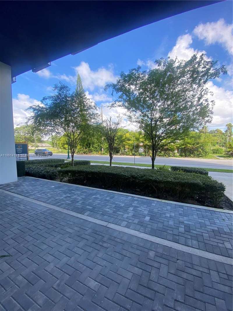 2820 NE 214th St # 1, Aventura FL 33180