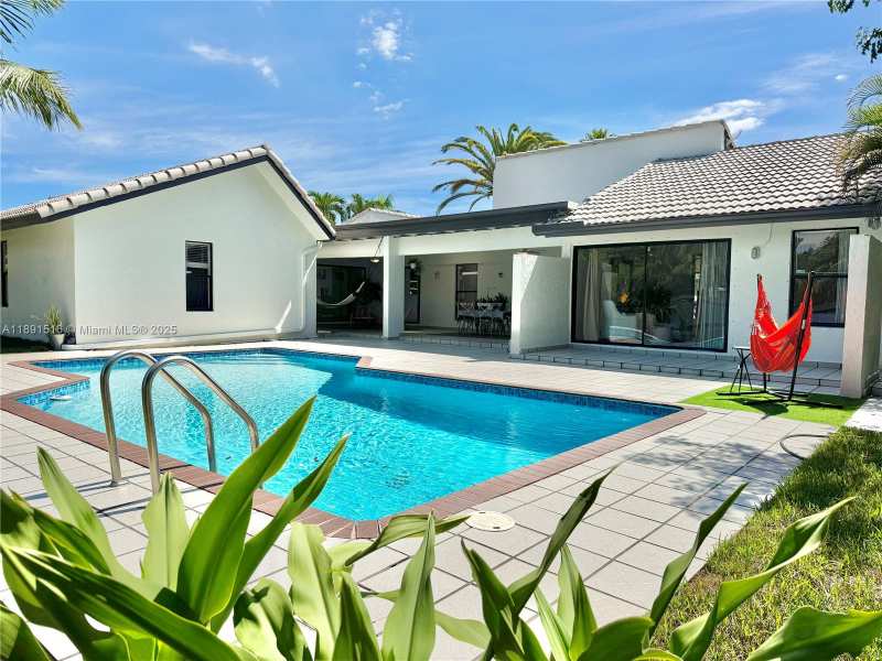 8345 SW 168th Ter, Palmetto Bay FL 33157