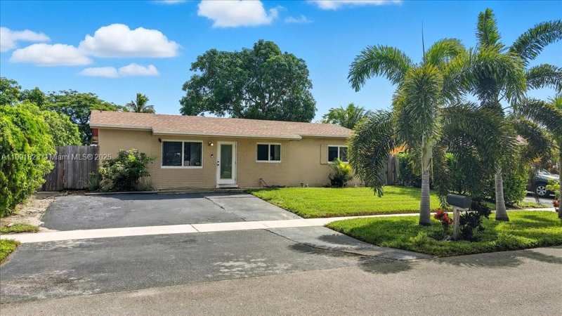 514 SW 72nd Ter, North Lauderdale FL 33068