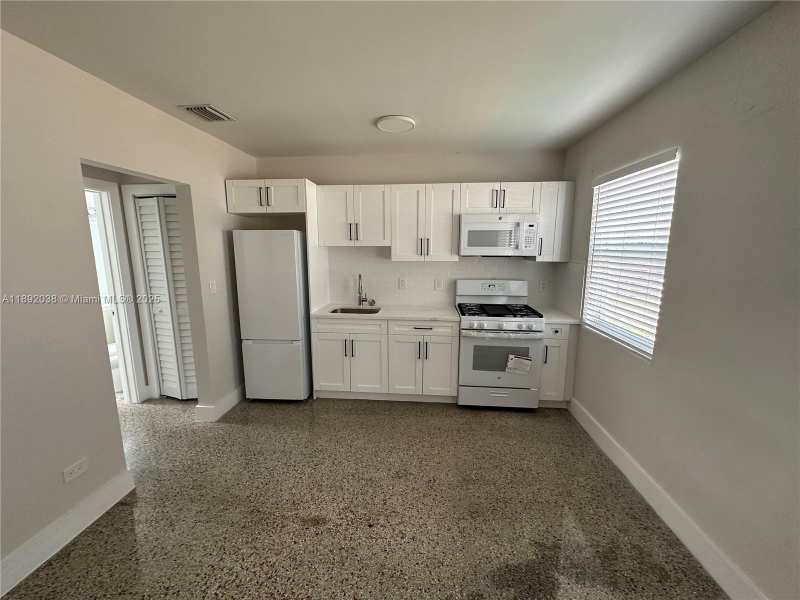 211 SW 18th Ave # 2, Miami FL 33135