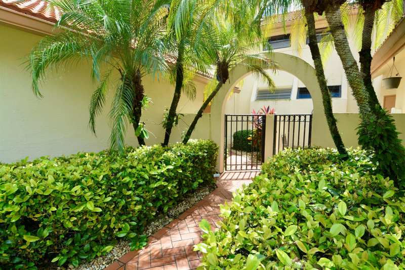 8336 Waterline Drive # 201, Boynton Beach FL 33472