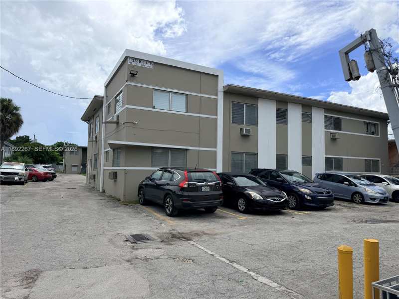 70 NW 77th St # 11, Miami FL 33150