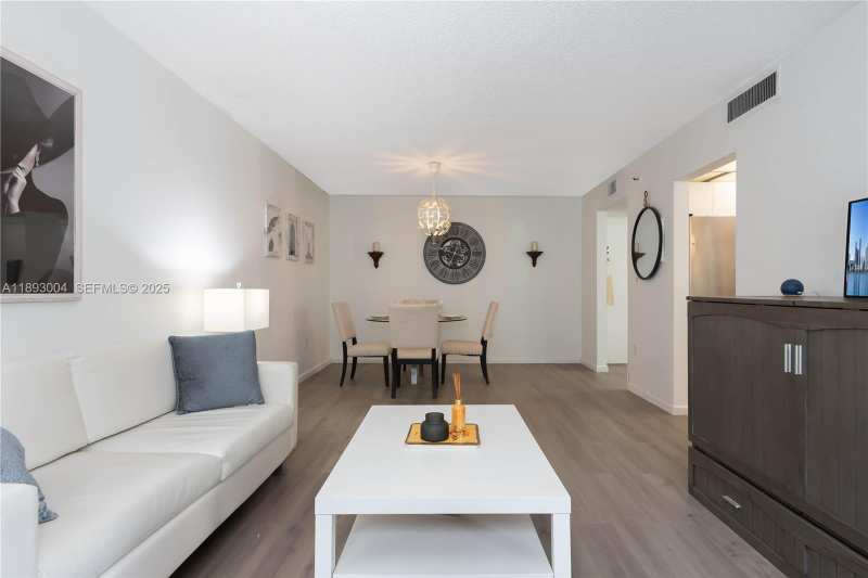 17890 W Dixie Hwy 319 Hwy # 319, North Miami Beach FL 33160