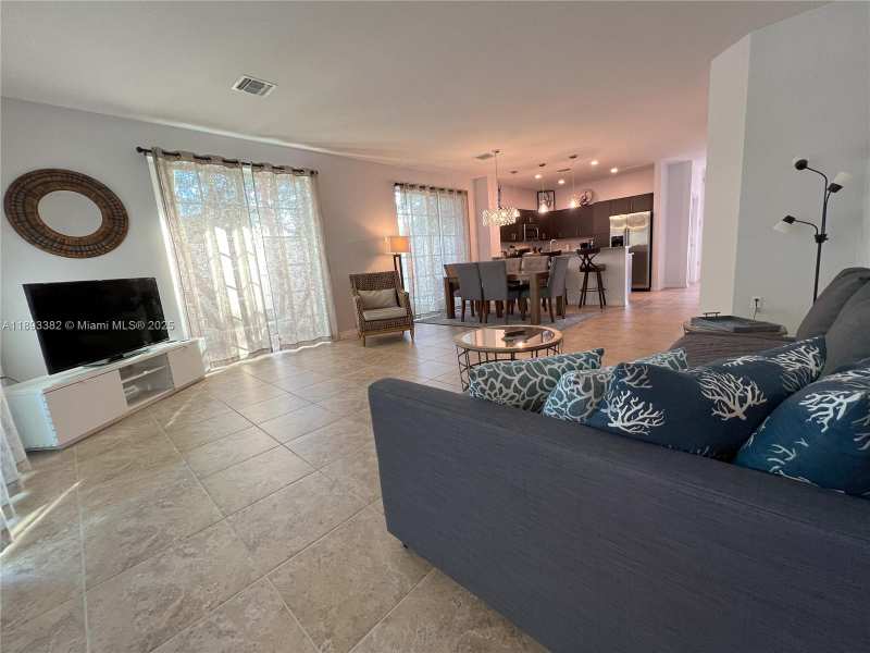2361 SE 5th St, Pompano Beach FL 33062