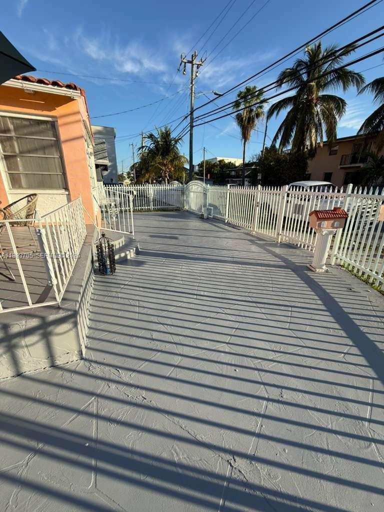 300 NW 13th Ave, Miami FL 33125