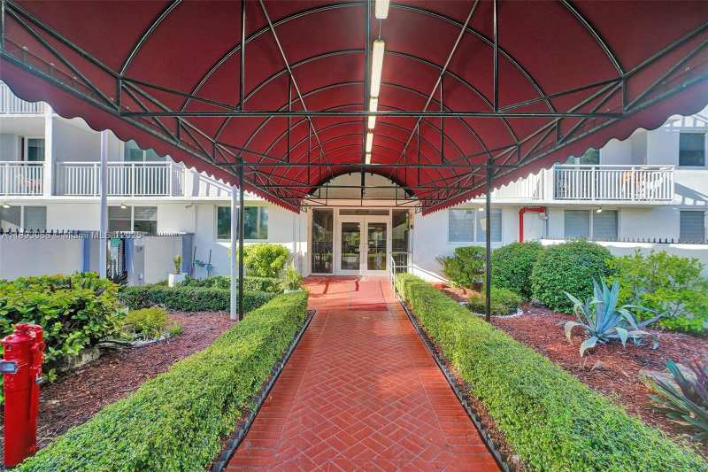 1251 NE 108th St # 610, Miami FL 33161