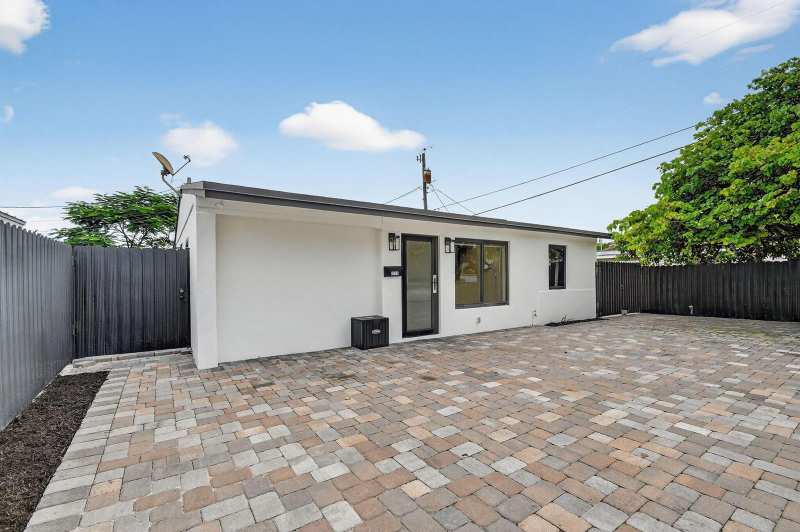 5008 Parker Avenue, West Palm Beach FL 33405