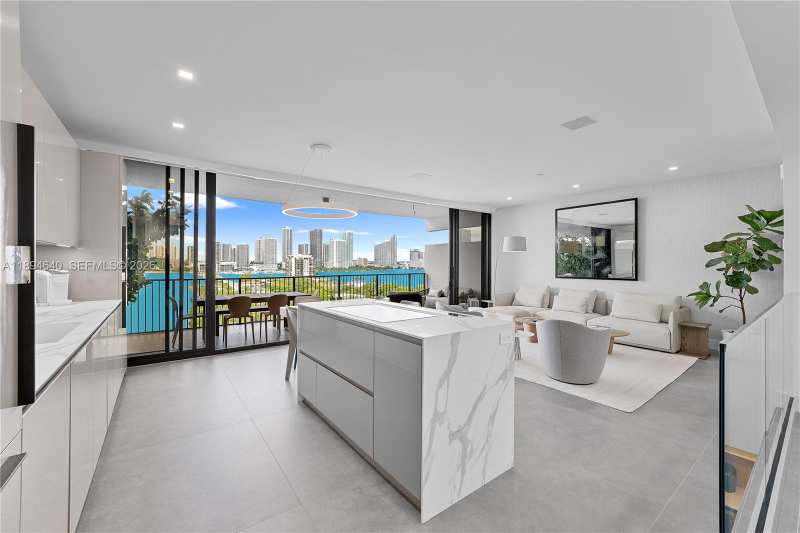 1000 Venetian Way # 1006, Miami FL 33139
