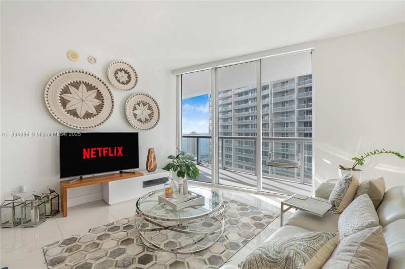475 Brickell Ave # 3111, Miami FL 33131