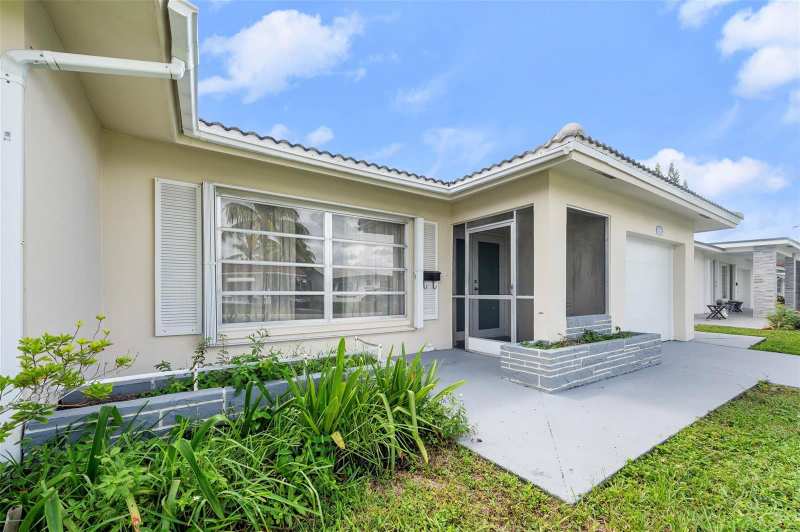 8604 NW 57th Court, Tamarac FL 33321