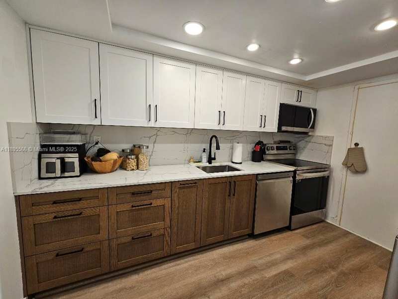 18061 Biscayne Blvd # 1602, Aventura FL 33160