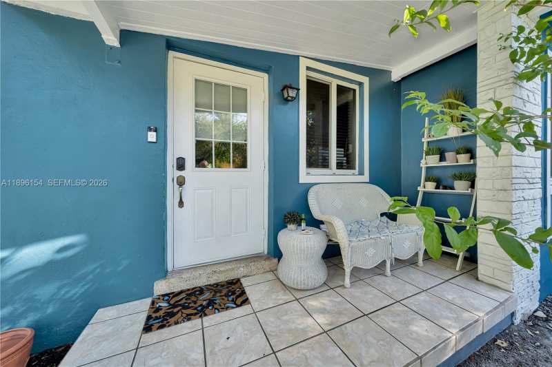 3577 Charles Ave, Miami FL 33133