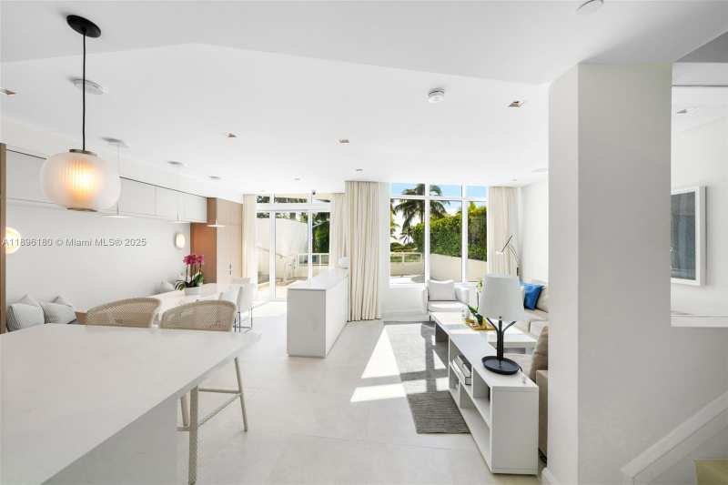 50 S Pointe Dr, Miami Beach FL 33139