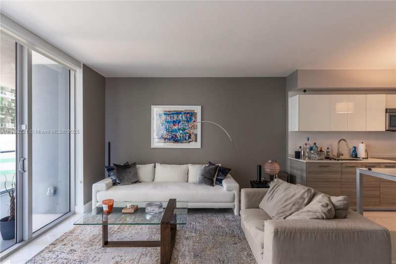 1300 Brickell Bay Dr # 808, Miami FL 33131