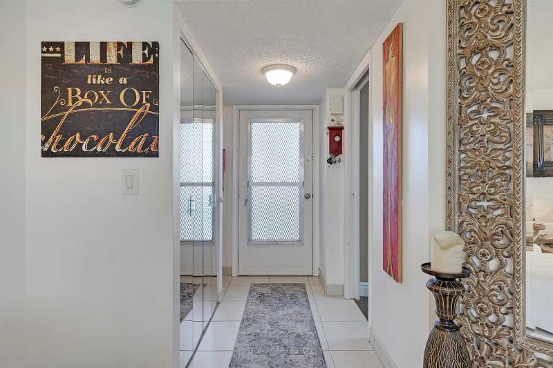 3755 Via Poinciana # 405, FL 33467