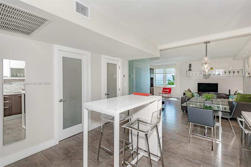 2301 Collins Ave # 723, Miami Beach FL 33139