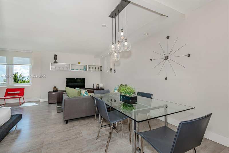 2301 Collins Ave # 723, Miami Beach FL 33139