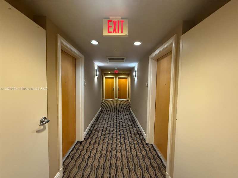 244 Biscayne Blvd # 3708, Miami FL 33132