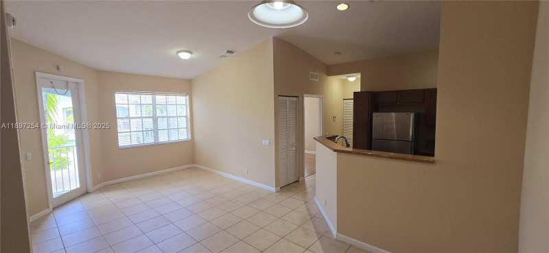 3020 Laurel Ridge Cir, Riviera Beach FL 33404