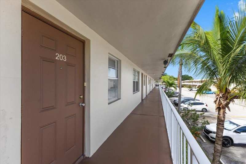 7200 NW 5th Place # 203, Margate FL 33063