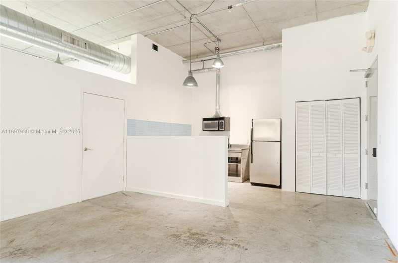 250 NW 23 # 202, Miami FL 33127