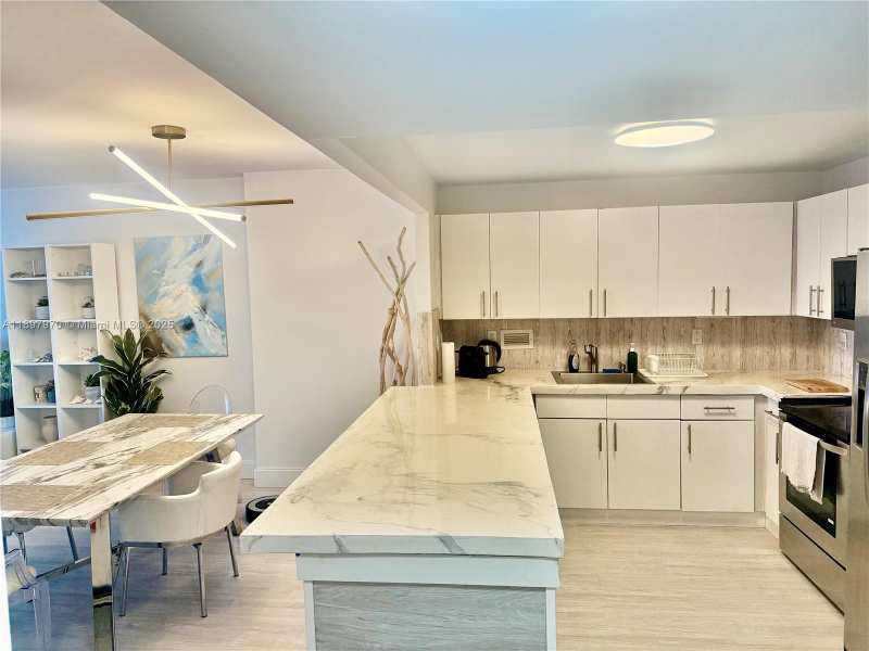 2301 Collins Ave # 619, Miami Beach FL 33139
